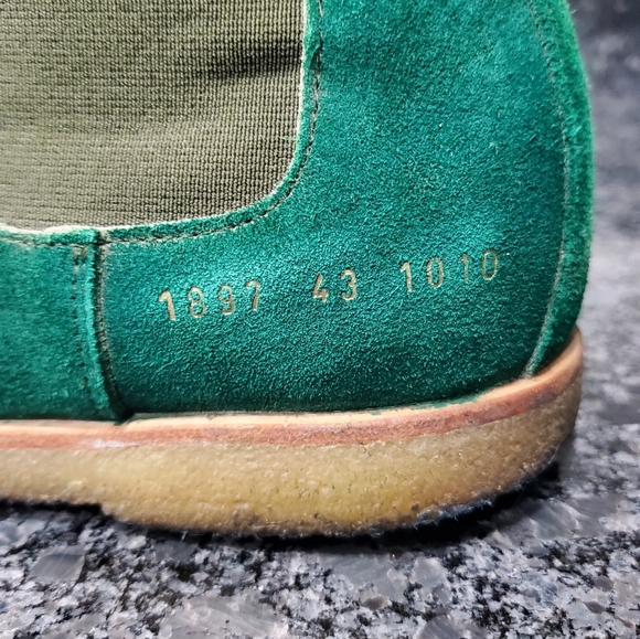 COMMON PROJECTS Chelsea Boot in Green Leather - Picture 9 of 11